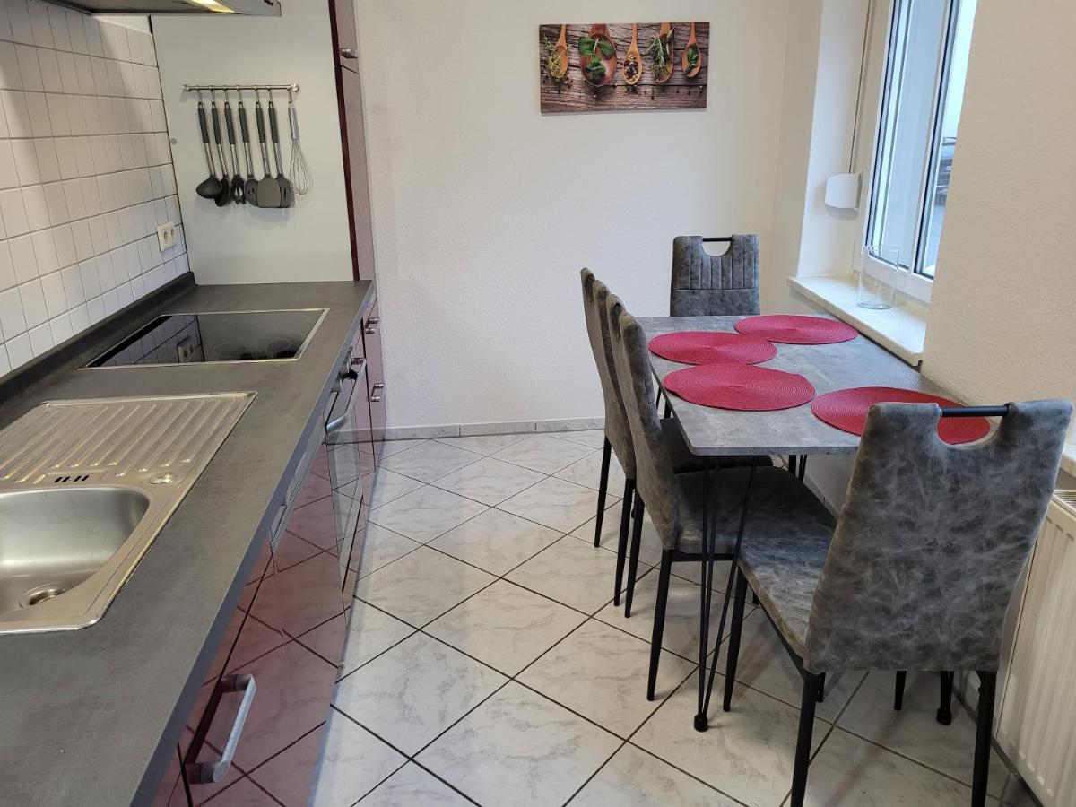Wohnung In Oberhausen: Zentral & Ruhig, Eigener Eingang Oberhausen  Exterior foto